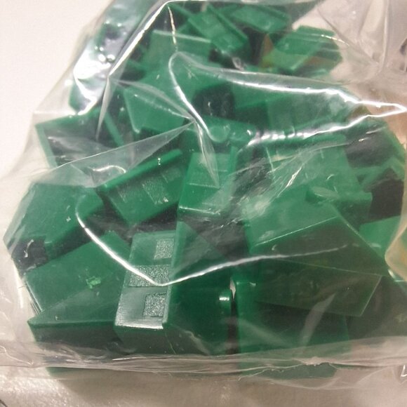 1998 Bass Fishing Monopoly Game Pieces Houses Hotels Greenbay Packers Vintage - Picture 2 of 4